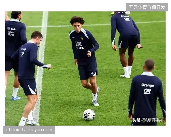 德尚大幅轮换主力阵容导致防线不稳,法国队爆冷被科特迪瓦的杜埃兄弟联手逆转 德尚大幅轮换主力阵容导致防线不稳,法国队爆冷被科特迪瓦的杜埃兄弟联手逆转